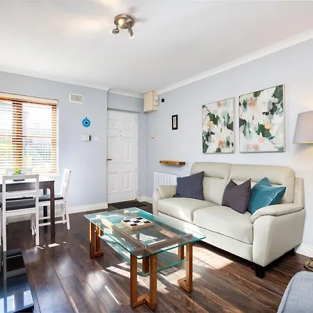 Chic 3-bed House Near 3arena & Bord Gais Theatre *