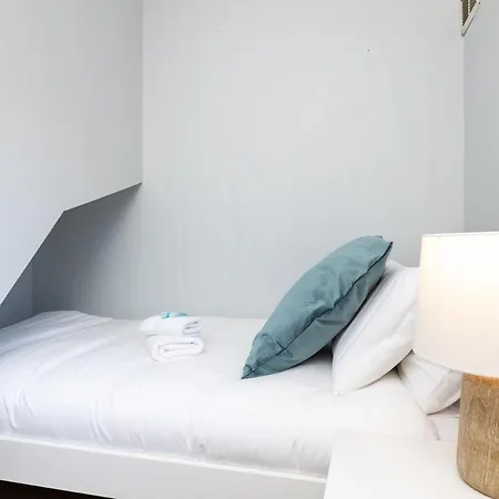 Chic 3-bed House Near 3arena & Bord Gais Theatre 公寓