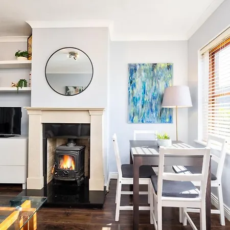Chic 3-bed House Near 3arena & Bord Gais Theatre 公寓