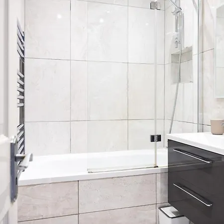 Chic 3-bed House Near 3arena & Bord Gais Theatre 公寓 *